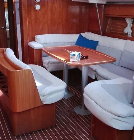Malice Botel Fezzano (Liguria)