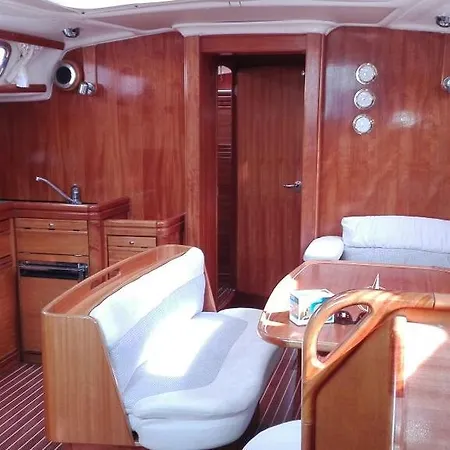 Botel Malice Fezzano (Liguria)